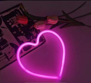 ניאון וייב לב ורוד חושני